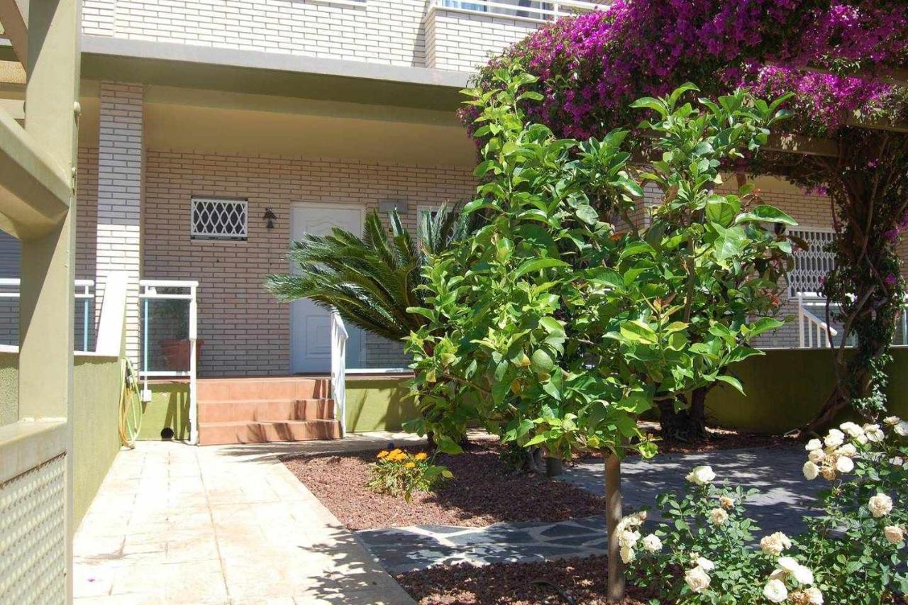 Casa Junto A La Playa Costa Dorada Villa Л'Ампола Екстериор снимка