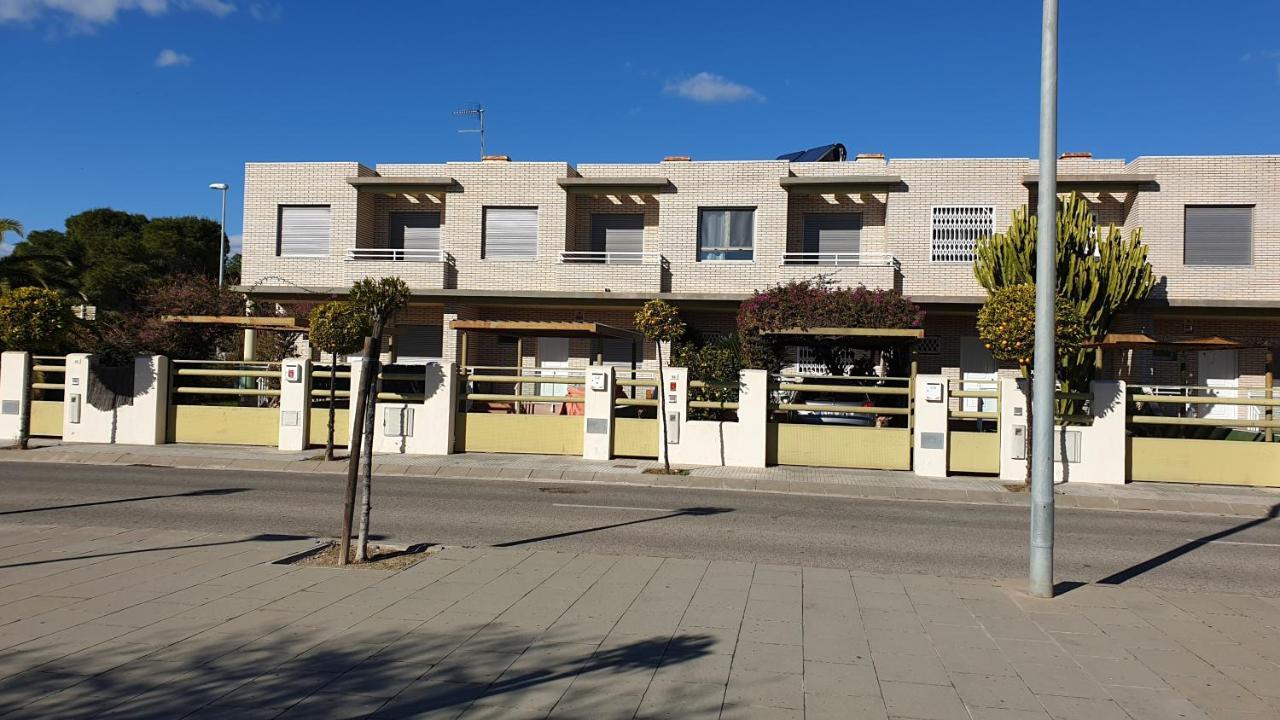 Casa Junto A La Playa Costa Dorada Villa Л'Ампола Екстериор снимка